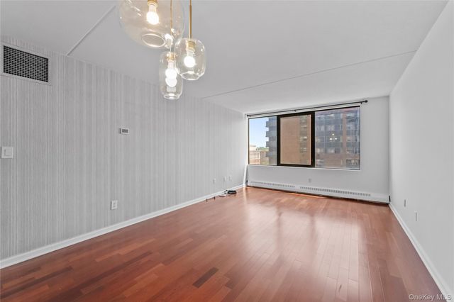 4 Martine Avenue 1109, White Plains, NY 10606