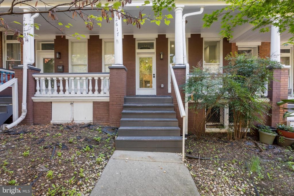 2619 N CALVERT ST, Baltimore, MD 21218