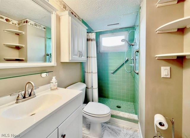 4402 Whited Drive, Vienna, WV 26105