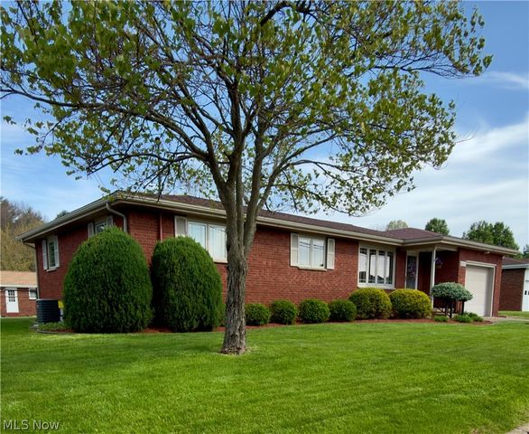4402 Whited Drive, Vienna, WV 26105
