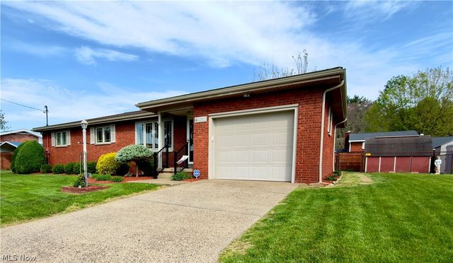 4402 Whited Drive, Vienna, WV 26105