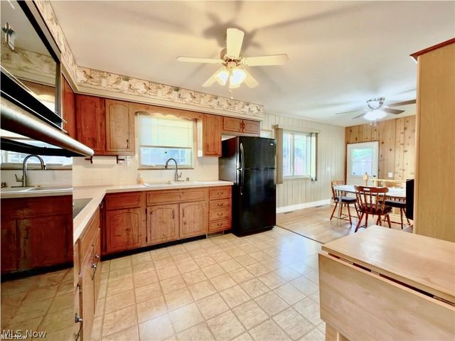 4402 Whited Drive, Vienna, WV 26105