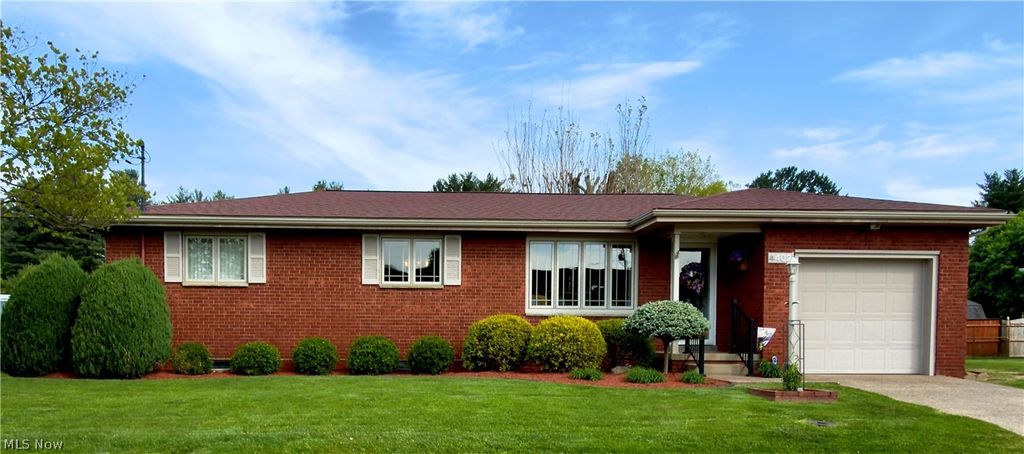 4402 Whited Drive, Vienna, WV 26105
