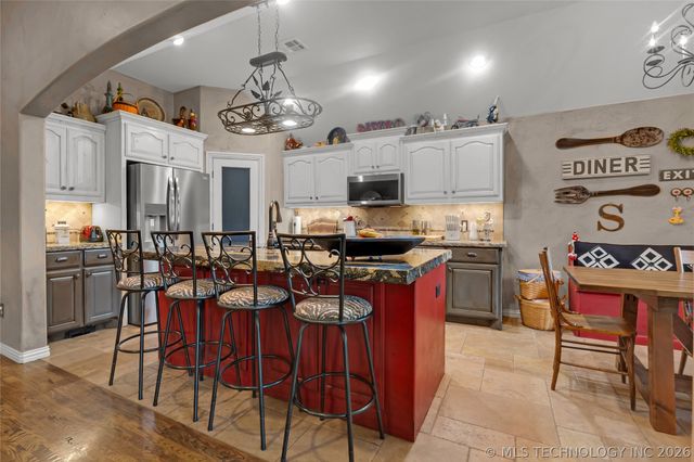 830 W 145th Street S, Glenpool, OK 74033
