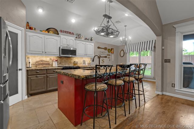 830 W 145th Street S, Glenpool, OK 74033
