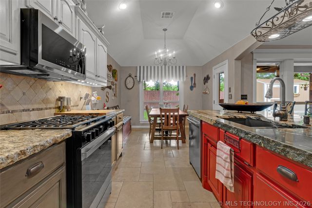 830 W 145th Street S, Glenpool, OK 74033