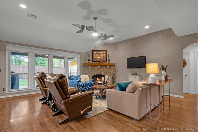 830 W 145th Street S, Glenpool, OK 74033