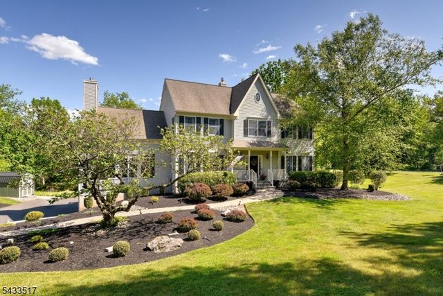 302 Kelly Dr, Branchburg Twp., NJ 08853