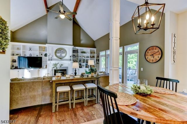302 Kelly Dr, Branchburg Twp., NJ 08853