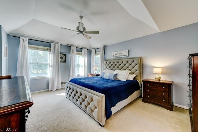302 Kelly Dr, Branchburg Twp., NJ 08853