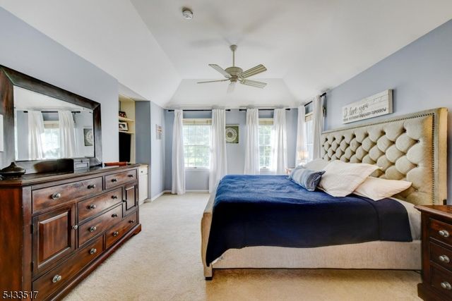 302 Kelly Dr, Branchburg Twp., NJ 08853