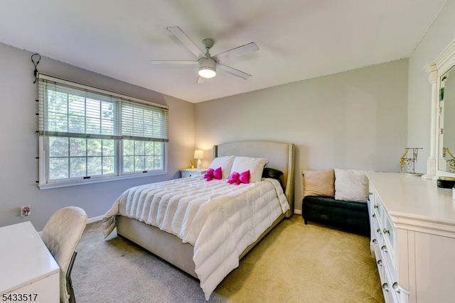 302 Kelly Dr, Branchburg Twp., NJ 08853