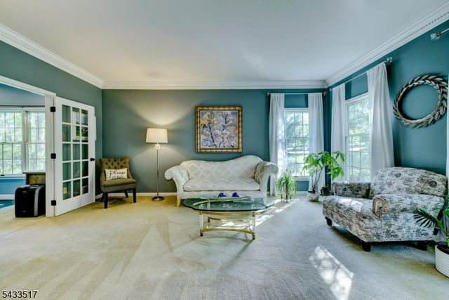 302 Kelly Dr, Branchburg Twp., NJ 08853