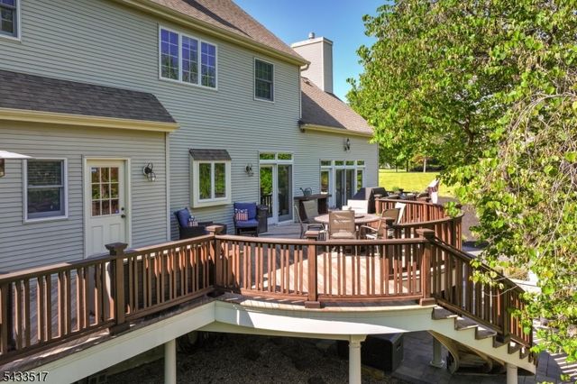 302 Kelly Dr, Branchburg Twp., NJ 08853