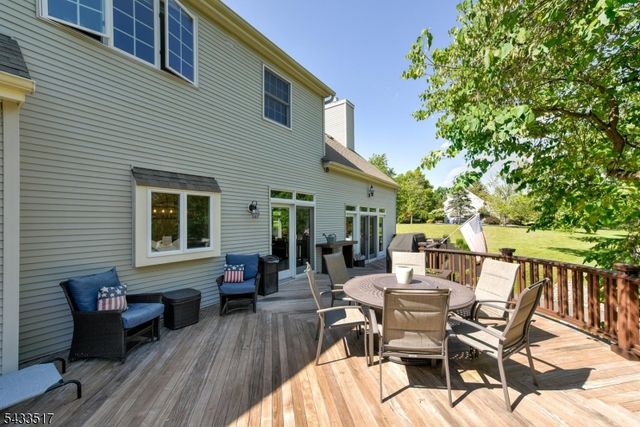 302 Kelly Dr, Branchburg Twp., NJ 08853