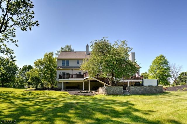 302 Kelly Dr, Branchburg Twp., NJ 08853