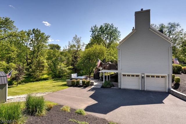 302 Kelly Dr, Branchburg Twp., NJ 08853