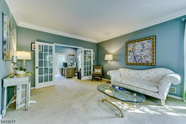 302 Kelly Dr, Branchburg Twp., NJ 08853