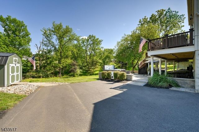 302 Kelly Dr, Branchburg Twp., NJ 08853