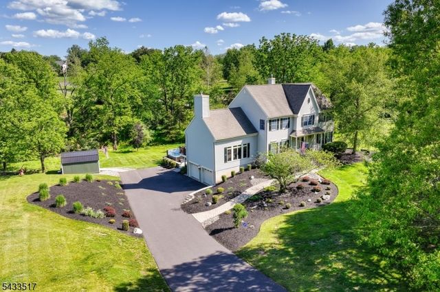 302 Kelly Dr, Branchburg Twp., NJ 08853