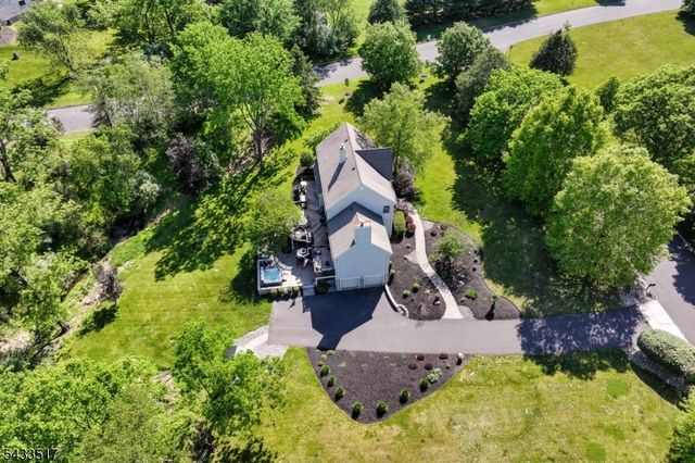 302 Kelly Dr, Branchburg Twp., NJ 08853