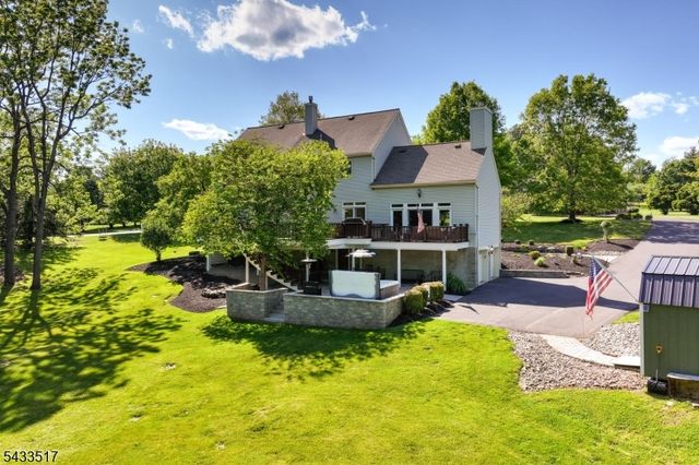 302 Kelly Dr, Branchburg Twp., NJ 08853