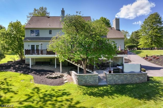 302 Kelly Dr, Branchburg Twp., NJ 08853