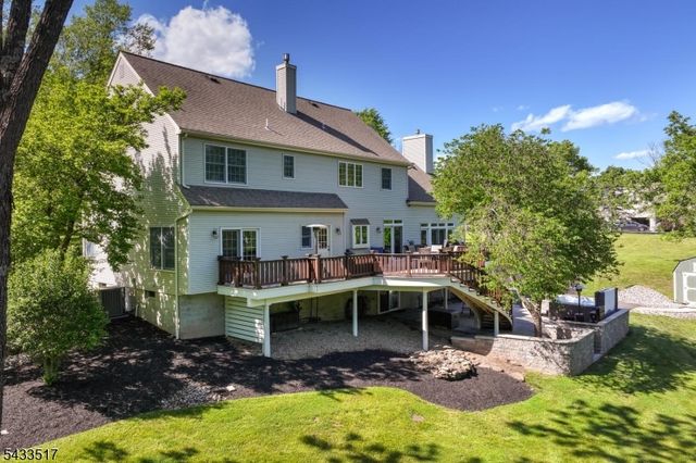 302 Kelly Dr, Branchburg Twp., NJ 08853