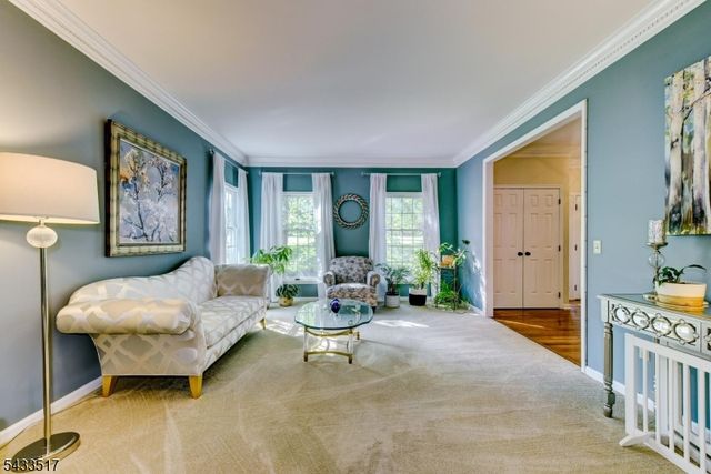 302 Kelly Dr, Branchburg Twp., NJ 08853