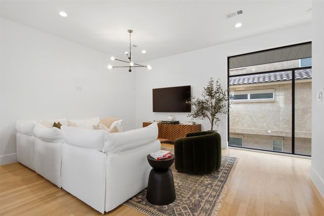 3541 Kalterra, Dallas, TX 75219