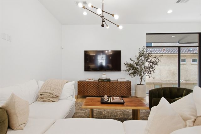 3541 Kalterra, Dallas, TX 75219