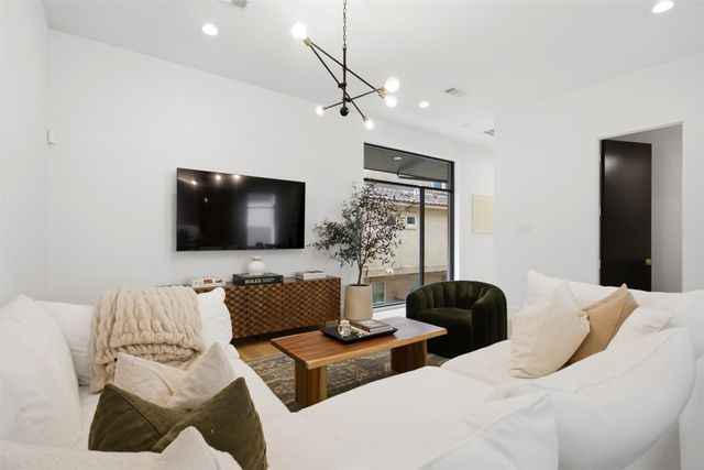 3541 Kalterra, Dallas, TX 75219