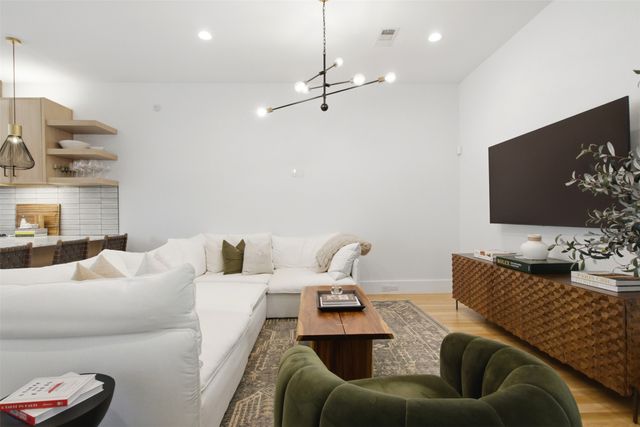 3541 Kalterra, Dallas, TX 75219