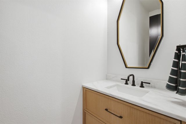 3541 Kalterra, Dallas, TX 75219