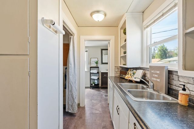 410 W Shannon Ave, Spokane, WA 99205