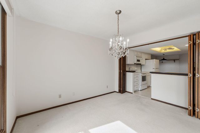 9500 Collegeview Road 206, Bloomington, MN 55437