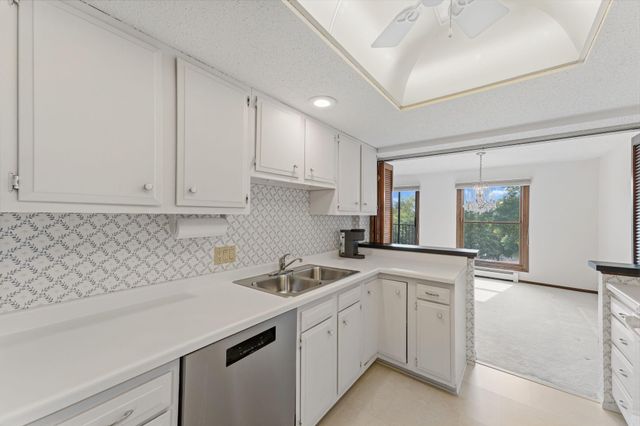 9500 Collegeview Road 206, Bloomington, MN 55437