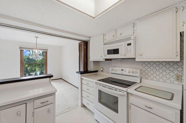 9500 Collegeview Road 206, Bloomington, MN 55437