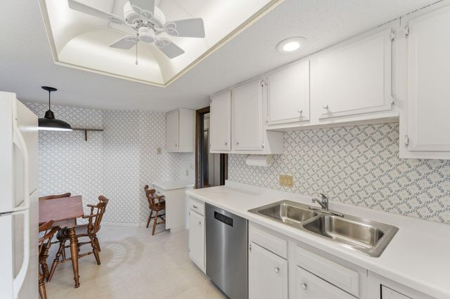 9500 Collegeview Road 206, Bloomington, MN 55437