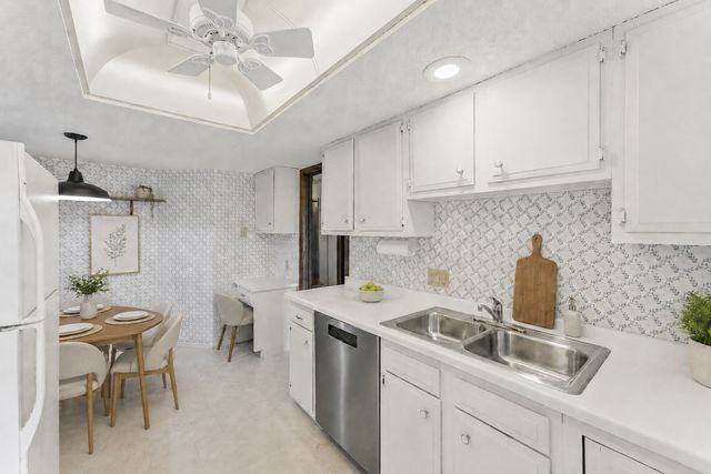 9500 Collegeview Road 206, Bloomington, MN 55437
