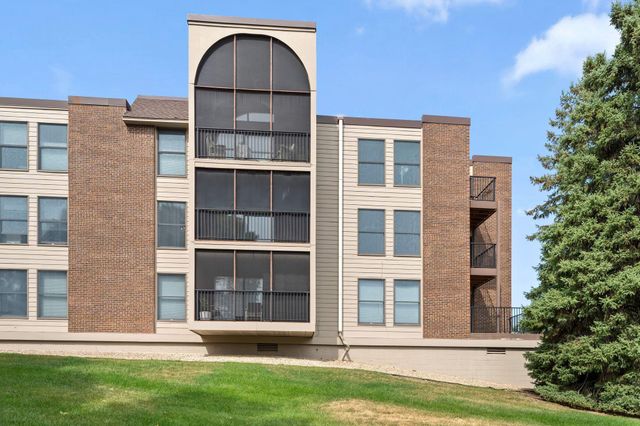 9500 Collegeview Road 206, Bloomington, MN 55437