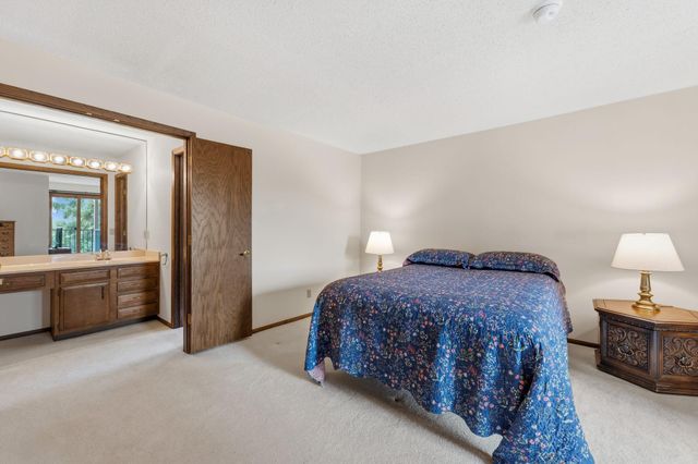 9500 Collegeview Road 206, Bloomington, MN 55437