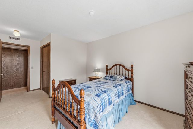 9500 Collegeview Road 206, Bloomington, MN 55437