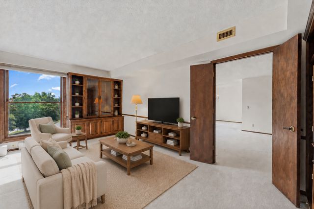 9500 Collegeview Road 206, Bloomington, MN 55437