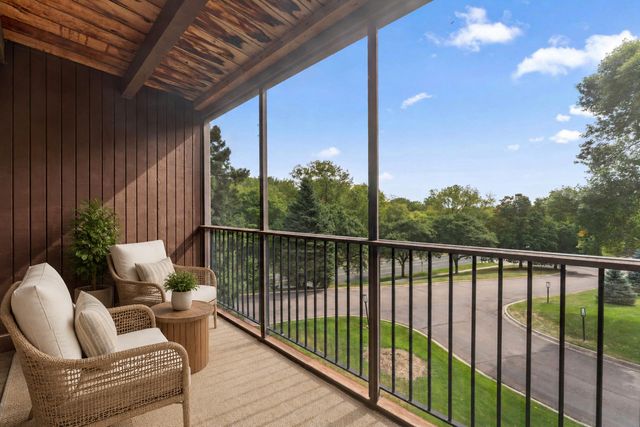 9500 Collegeview Road 206, Bloomington, MN 55437
