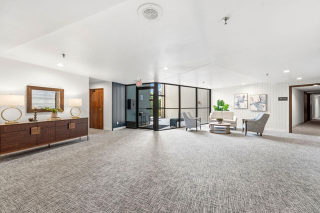9500 Collegeview Road 206, Bloomington, MN 55437