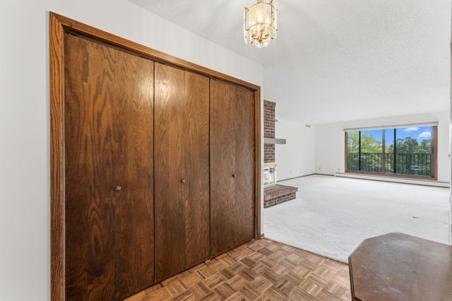 9500 Collegeview Road 206, Bloomington, MN 55437