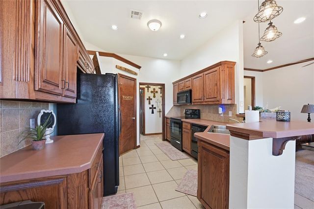 16912 Hardwood Place, Edmond, OK 73012