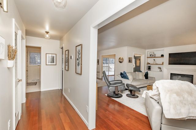 514 7th Avenue W, West Fargo, ND 58078