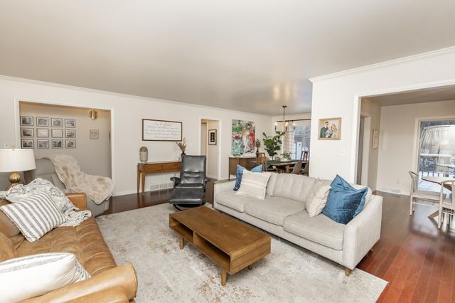 514 7th Avenue W, West Fargo, ND 58078